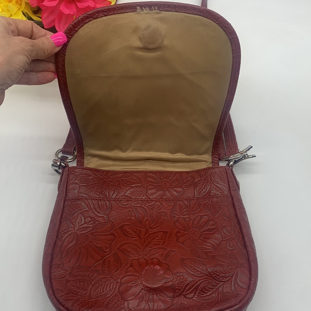 Gun Tote’n Mamas red leather crossbody bag w/ studs. Gun holder missing MCB4525A - Picture 2 of 16